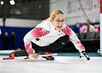 　トルコ戦の第１エンド、指示を出す小穴桃里（共同）