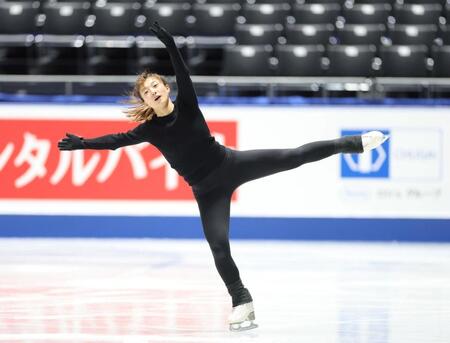 　公開練習に臨む坂本花織（撮影・石井剣太郎）