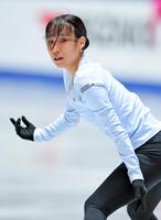 　公式練習で調整する三原舞依