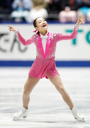 　演技する島田麻央