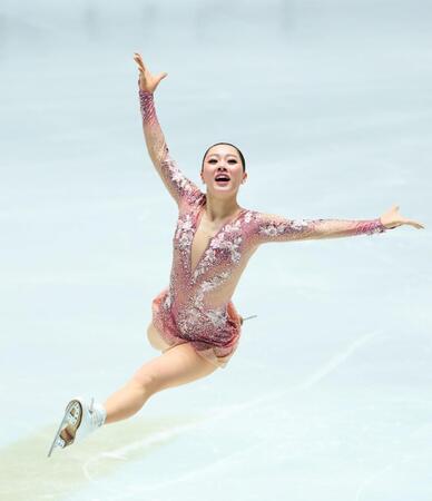 　演技する樋口新葉