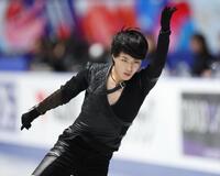 　男子ＳＰで演技する三浦佳生（撮影・石井剣太郎）