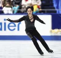 　男子ＳＰで演技する三浦佳生（撮影・石井剣太郎）