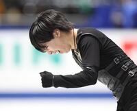 　男子ＳＰで演技を終えガッツポーズを見せる三浦佳生（撮影・石井剣太郎）