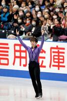 　男子ＳＰの演技を終えた佐藤駿