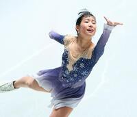 　演技する三原舞依