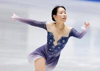 　演技する三原舞依