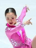 　演技する島田麻央