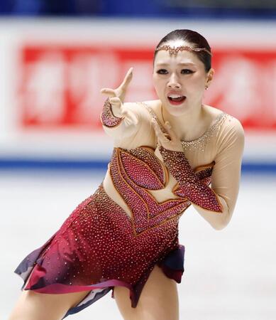 　演技する樋口新葉