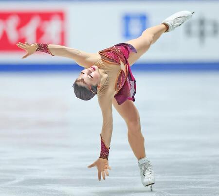 　演技する樋口新葉