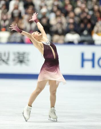 【写真】キスアンドクライで涙がぽろぽろこぼれる坂本花織