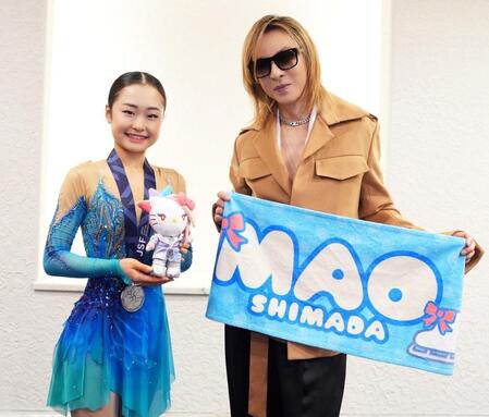 　ＹＯＳＨＩＫＩ（右）と対面した島田麻央