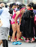 　第二区を走り終えた東大阪大敬愛・久保凛（撮影・山口登）