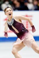 　フィギュアスケートの全日本選手権女子フリーで演技する坂本花織。５連覇を果たし、ミラノ・コルティナ冬季五輪代表に決まった