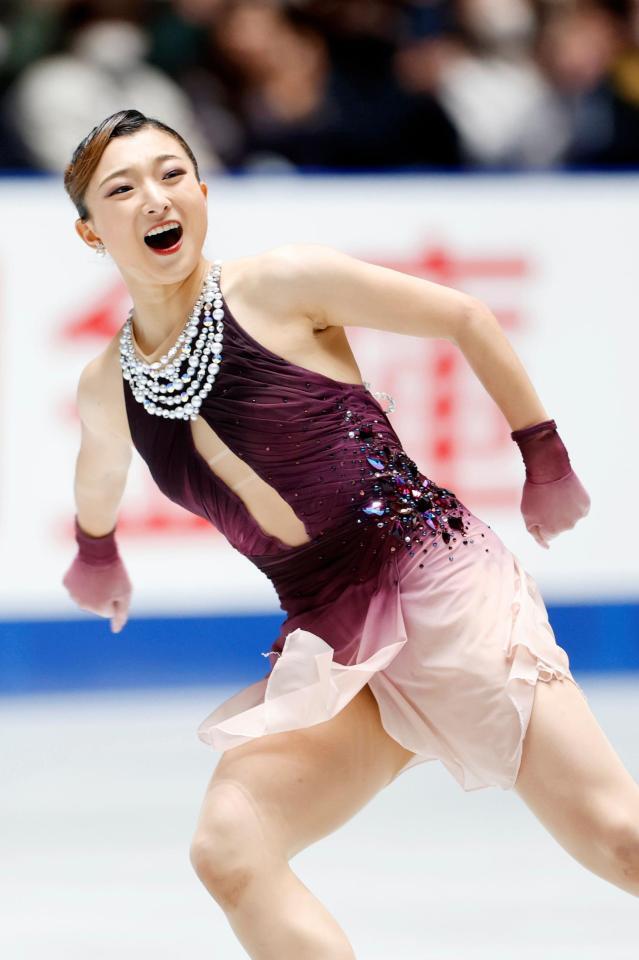 　フィギュアスケートの全日本選手権女子フリーで演技する坂本花織。５連覇を果たし、ミラノ・コルティナ冬季五輪代表に決まった