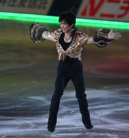 　サンバのリズムに合わせて演技する蛯原大弥（撮影・伊藤笙子）