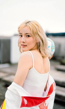 松本直美デジタル写真集「Ｓｗｅｅｔｅｓｔ　Ｓｗｉｆｔ　フットサル界の天使すぎるスピードスター」より　©野口花梨／集英社