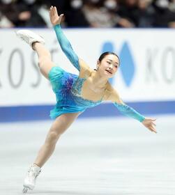 　演技する島田麻央