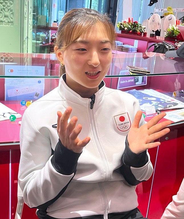 　全日本選手権閉幕から一夜明け、取材に応じる坂本花織