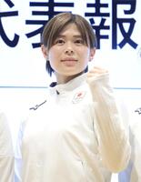 　ガッツポーズのフォルティウス・小野寺佳歩香（撮影・金田祐二）