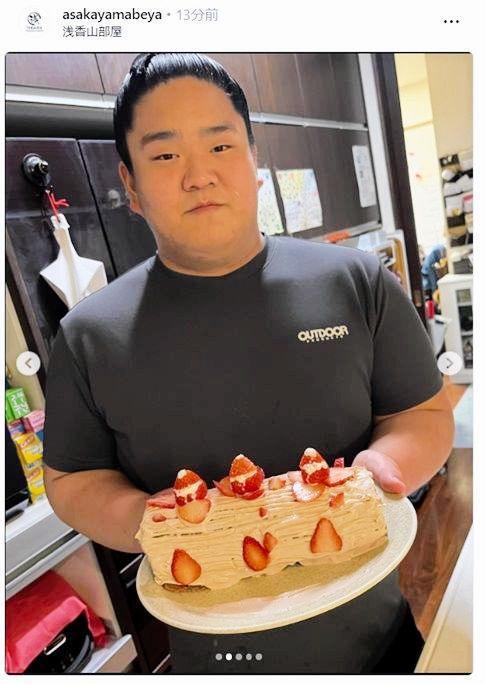 　浅香山部屋のインスタグラム（ａｓａｋａｙａｍａｂｅｙａ）より