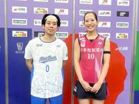 　混合ダブルス初戦で快勝発進を決めた松山（右）、緑川組