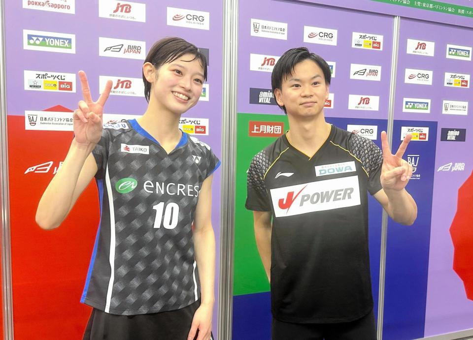 　快勝発進を決めた渡辺（右）、田口組