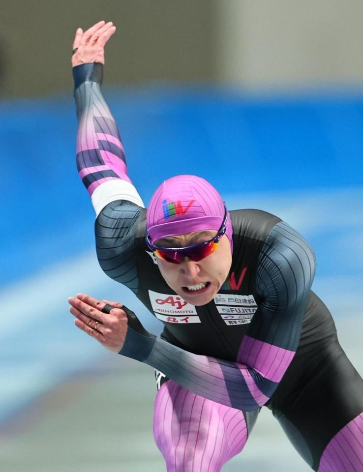 　滑走する新濱立也