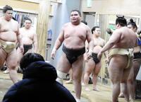 　熱海富士を押し出した旭富士