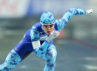 　女子１０００メートル、滑走する吉田雪乃