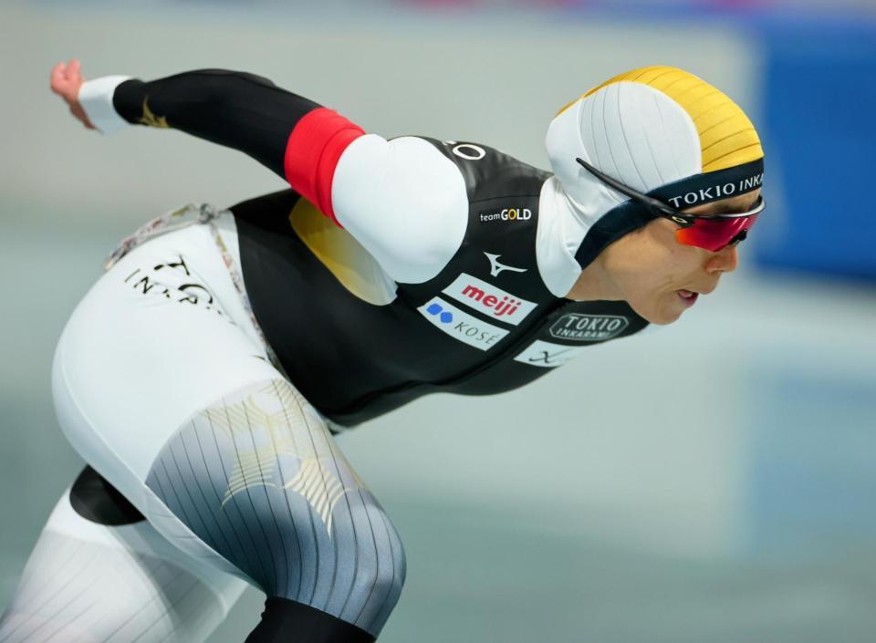 　女子１０００メートル、滑走する高木美帆