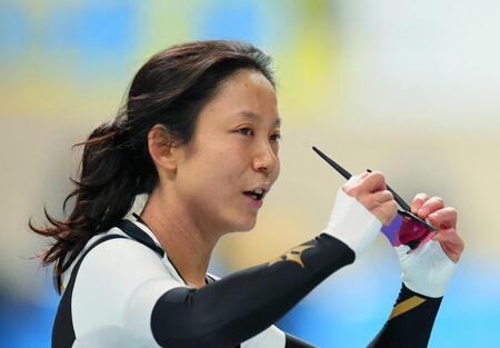 　レースを終え明るい表情の高木美帆