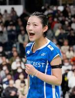 　女子シングルス準決勝でポイントを奪いガッツポーズする宮崎友花