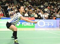 　女子シングルス決勝でプレーする宮崎友花（撮影・開出牧）