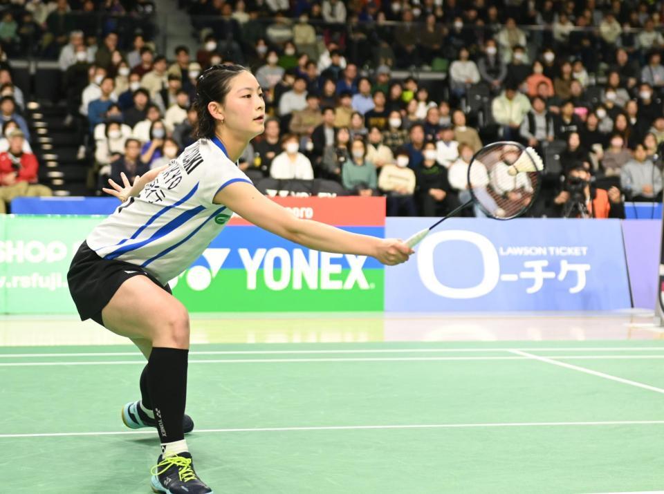 　女子シングルス決勝でプレーする宮崎友花（撮影・開出牧）