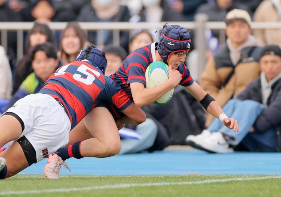 　後半、日本航空石川・梅崎が左隅へ飛び込みトライ