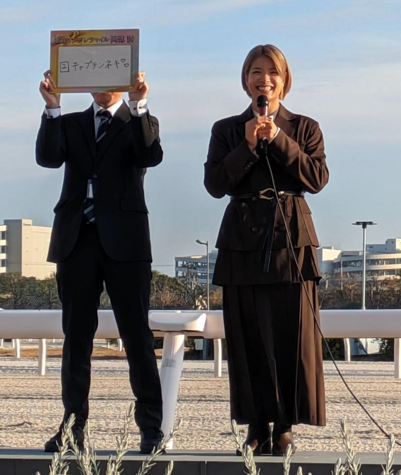 　予想を披露する阿部詩