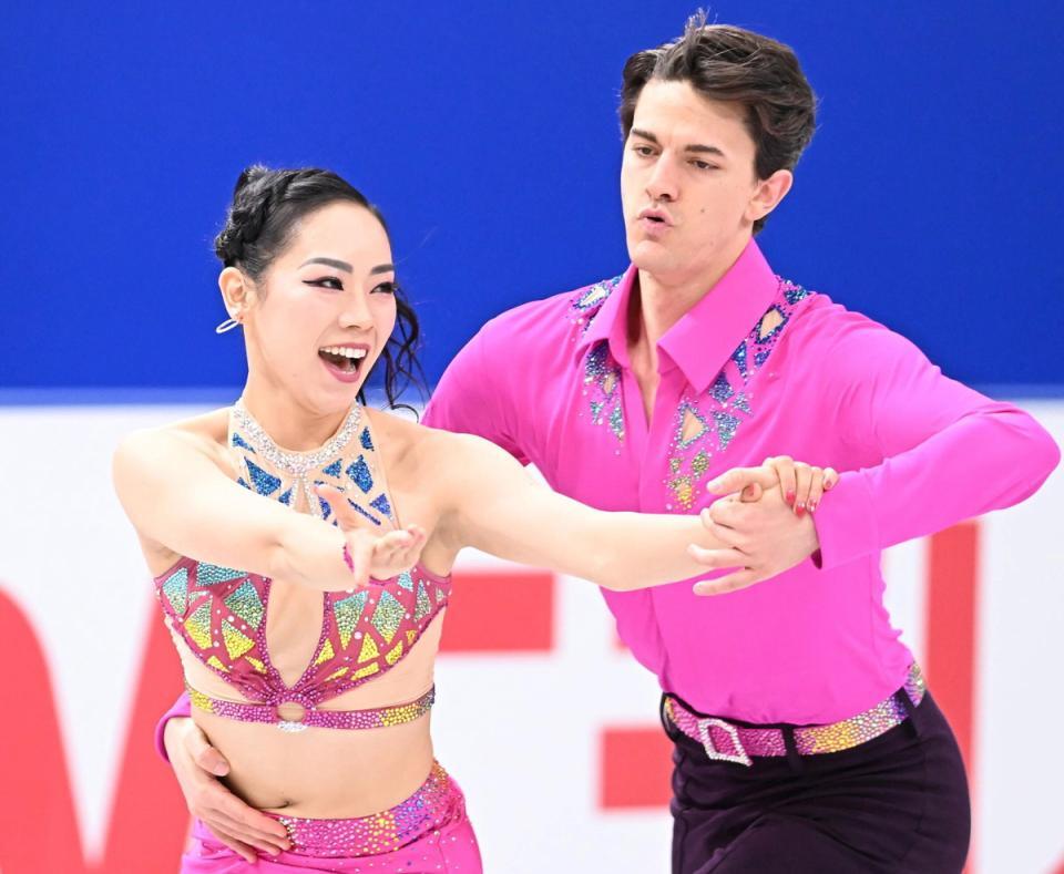 　小松原美里さん（左）と小松原尊さん＝２１年