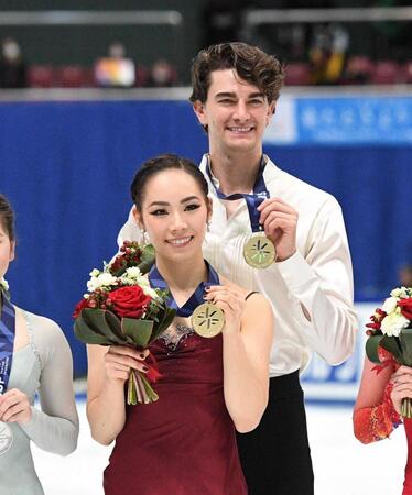 　２３年の全日本選手権で優勝した小松原美里、小松原尊組