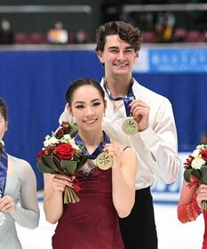 　２３年の全日本選手権で優勝した小松原美里、小松原尊組