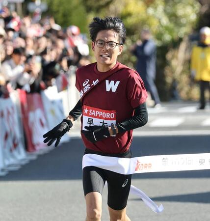 【写真】ゴール後の明暗　歓喜に沸く黒田と悔しさあらわな工藤