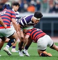 　後半、攻める明大・西野