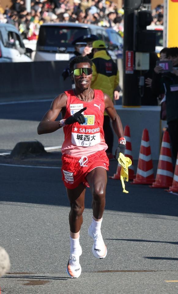 　区間賞の城西大・Ⅴ・キムタイ（撮影・金田祐二）