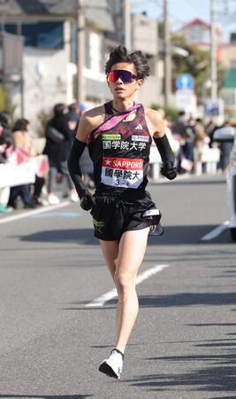 　４区を走る国学院大・辻原輝（撮影・西岡正）