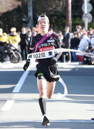 　４着でゴールした国学院大・高石樹（撮影・石井剣太郎）