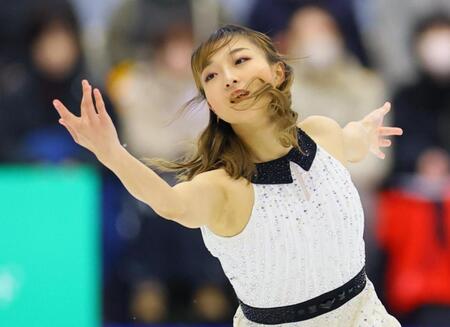 　演技する坂本花織