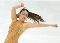 　演技する安藤美姫さん