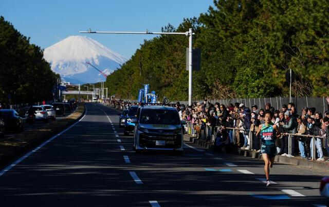 箱根駅伝８区にまさかトップ女優！
