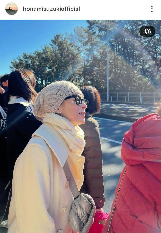 　沿道で応援。鈴木保奈美のインスタグラム＠ｈｏｎａｍｉｓｕｚｕｋｉｏｆｆｉｃｉａｌより