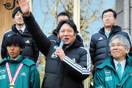 　優勝報告会で笑顔の原晋監督